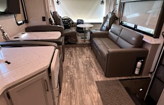 2022 Thor Motor Coach Hurricane 31C