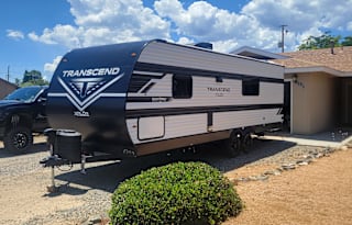 2024 transcend travel trailer sleeps 8!