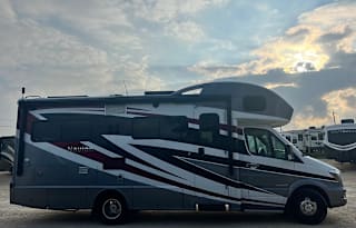 2017 Winnebago Navion 24J
