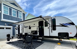 Family Getaway! 5 STAR RATING! (DELIVERY ONLY)