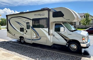 2019 Thor Freedom Elite 27' Motorhome
