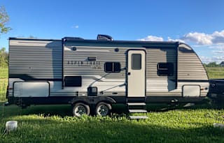 Perfect Size Aspen Trail- Sleeps 8!