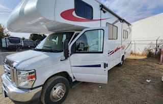 Rv Rentals Way of Life's Forester 2421MS CMF1