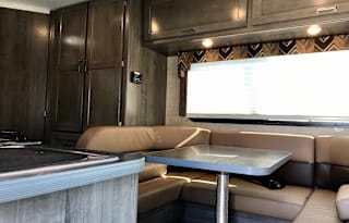 Bonny! Quick Response - 24ft Winnebago
