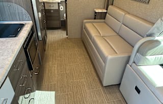 2023 Thor Motor Coach Delano Sprinter 24FB