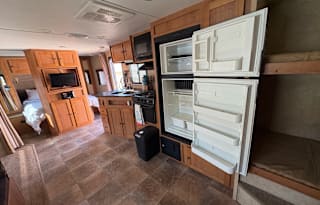 2013 Cruiser Shadow Cruiser S-260BHS