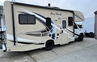 2018 Thor Motor Coach Four Winds 23U