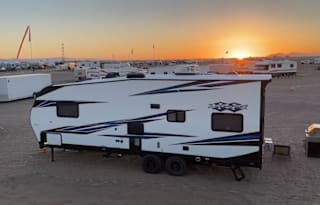 RV- Sandsport toyhauler