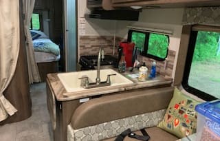 2019 Coachmen  Freelander 27QB