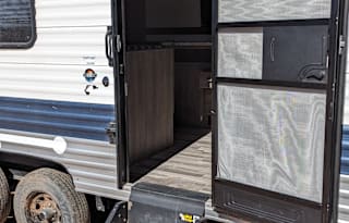 Kid and pet friendly, 1/2 ton towable, 2021 Zinger