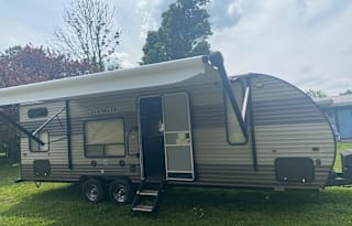 2017 Forest River RV Cherokee Grey Wolf- Sleeps 8!