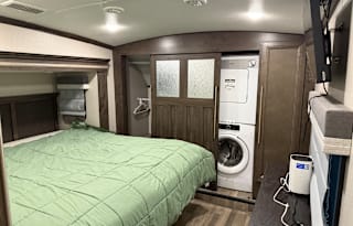 Luxury  on wheels! (Delivery only)