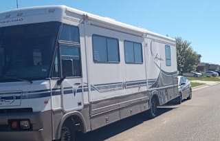 1997 Winnebago Adventurer 34W