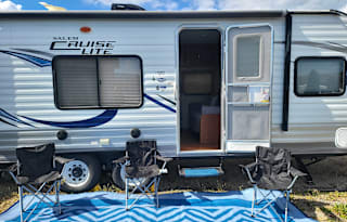 Happy Glamper Camper
