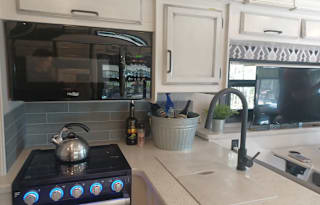 2022 CONVENIENT & EASY TO DRIVE RV!!!