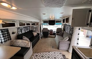 "Blessed" 2008 Damon Challenger 376 Motorhome
