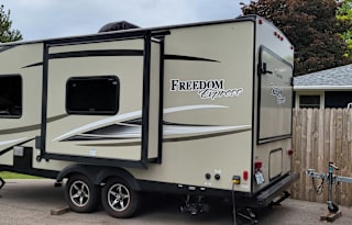 2017 Coachmen RV Freedom Express 22TSX