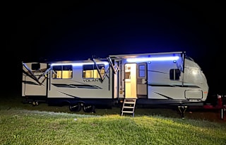 Volante - 2 Bath, King Bed & Bunk Room!
