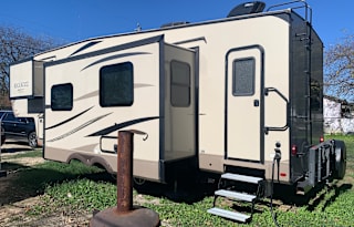 2018 Forest River Rockwood Signature Ult Li 8301WS