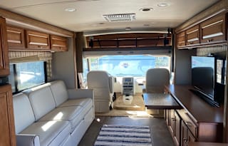 2016 Winnebago Vista 36 Y