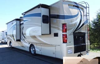 Home on the Road - 37ft Luxury RV