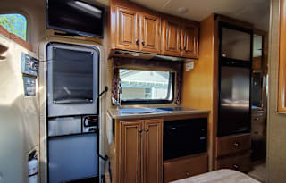 Marco & Gina's Mercedes Luxury RV- NO BURNING MAN