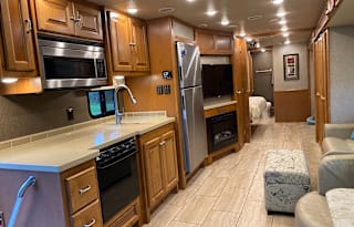 2017 Tiffin Motorhomes Allegro 36 UA