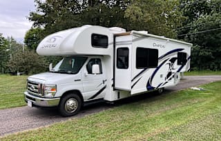 Kid and Pet Friendly Classy Chateau RV!