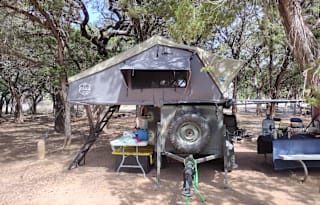 Overlanding camper trailer