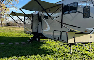 Luxury 2022 RV on 5 scenic acres