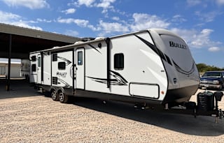 "Pecos" 2021 Keystone RV Bullet 330BHS