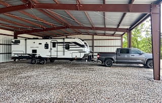 2021 Pet & Family Friendly Bunkhouse Sleeps 8-10
