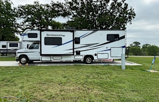 Farley’s 2022 Family Bunkhouse Motorhome Rental