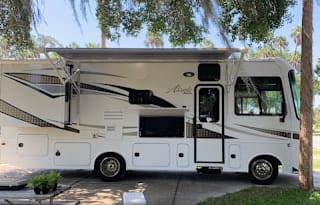 2019 CONVENIENT & EASY TO DRIVE RV!!!!!!