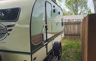 Adventure-Ready R-Pod – Bring Your Pup!