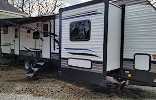 Wolnik's  Glampin' Campin'