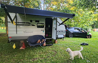 Jonny's Family and Pooch Friendly Cozy Getaway