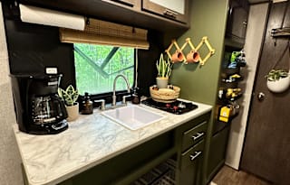 Cozy Camper - 2021 Coleman Lantern - Tons Included