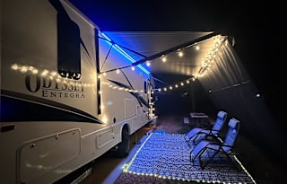 2024 Fully Loaded Pet Friendly RV Rental!