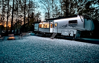 2023 East to West Ahara 378BH-OK W/Huge Bunkhouse