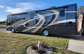 Glampin' in Comfort & Style | 2014 Thor Tuscany