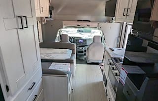 2024 EAST TO WEST Entrada 2200S