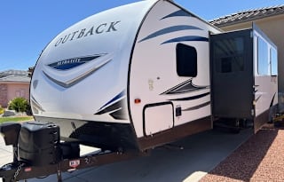 2019 Keystone Outback RV  - 33 ft, sleeps 10