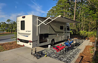 Meet Doug!  31' Class A Winnebago - Dog Friendly!