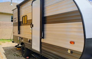 Lightweight Family Friendly Travel Trailer!