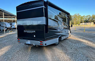 2023 Mercedes Diesel Class C Sleeps 5 Queen Bed!