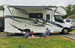 Rolling Retreat 2023 Mercedes Thor Four Winds 24LT