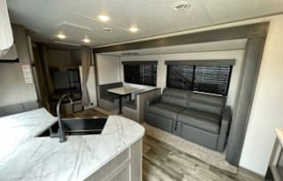 2022 Dutchmen RV Coleman Lantern Series 263BH