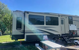 2019 Keystone RV Montana High Country 385BR