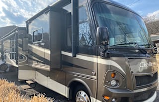 2010 Damon Challenger 371